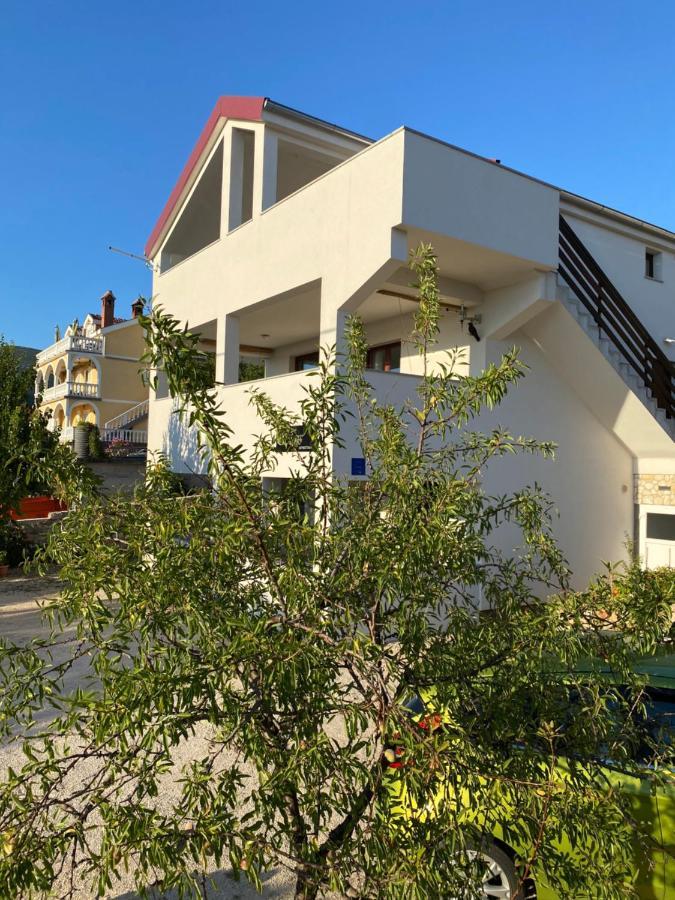 Stars Apartment Gornji Karin Exterior photo