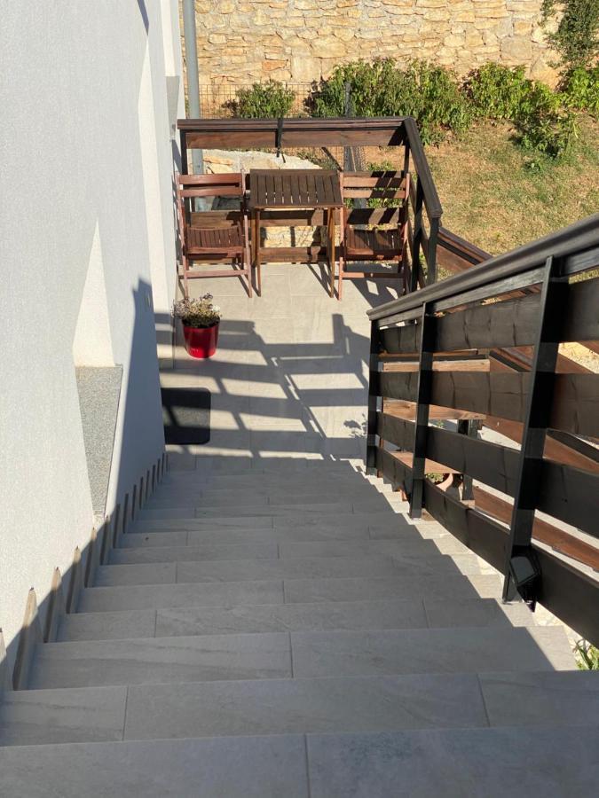 Stars Apartment Gornji Karin Exterior photo