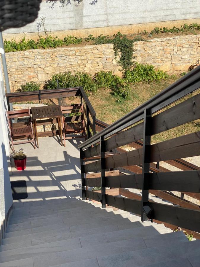 Stars Apartment Gornji Karin Exterior photo