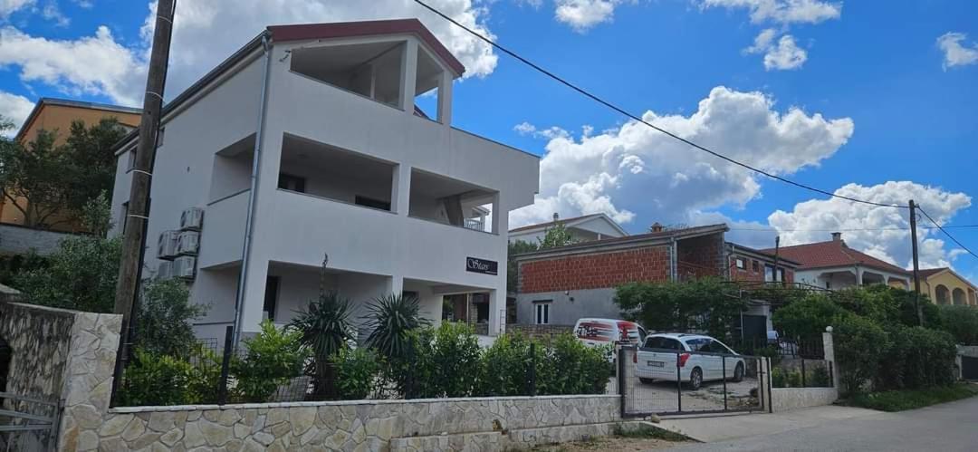 Stars Apartment Gornji Karin Exterior photo