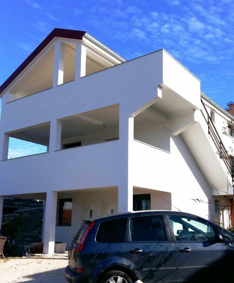 Stars Apartment Gornji Karin Exterior photo